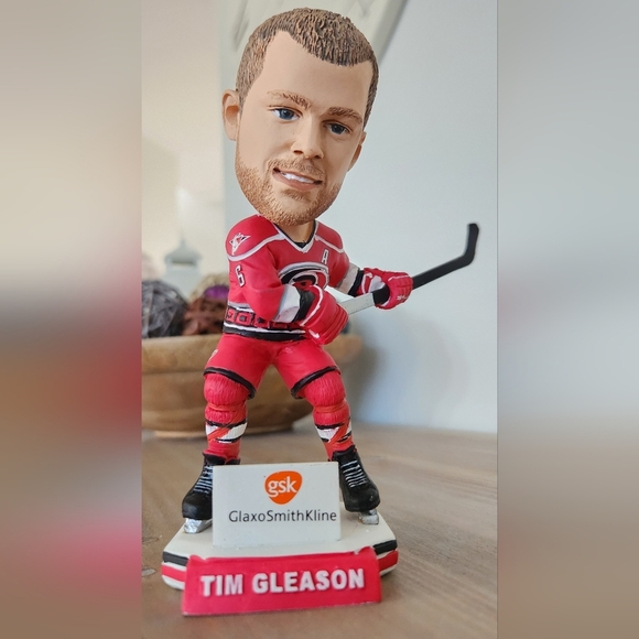 🏒 Carolina Hurricanes Tim Gleason Bobblehead – Limited Edition 2010, Boxed - Picture 15 of 16